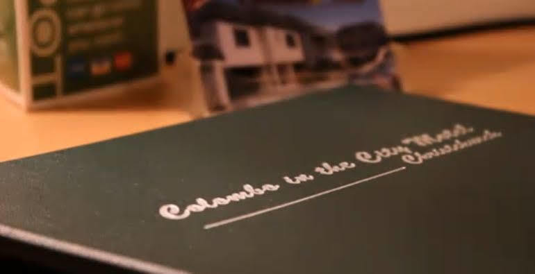 โคลอมโบ อิน เดอะ ซิตี้ โมเต็ล ไครสต์เชิร์ช ภายนอก รูปภาพ A book with a dedication